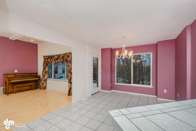 Living Room/Dining Nook