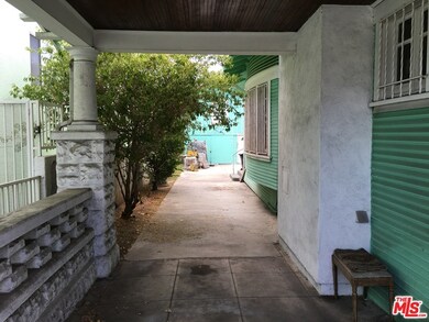 2105 Crenshaw Blvd, Los Angeles, CA 90016 - photo 2