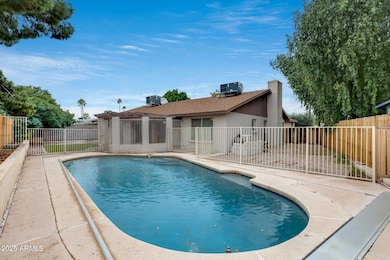 10841 N 39th Dr, Phoenix, AZ 85029 - photo 5