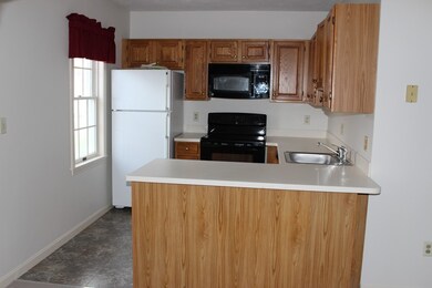 11 Hobart Ln unit 11, Rockland, MA 02370 - photo 5