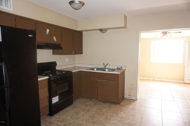 Kitchen b