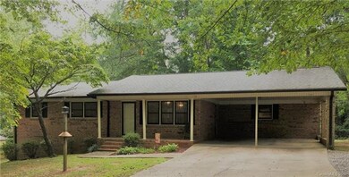 508 Camelot Dr, Statesville, NC 28625 - photo 2