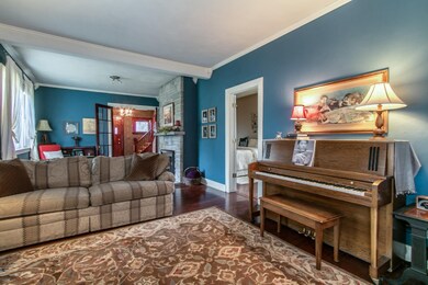 Living Room (5)