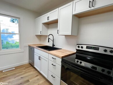 709 E 25th St S, Newton, IA 50208 - photo 6