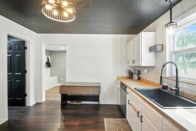 77201 270th St, Clarks Grove, MN 56016 - photo 6