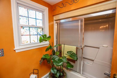 214 Walnut Hill Ave, Manchester, NH 03104 - photo 3