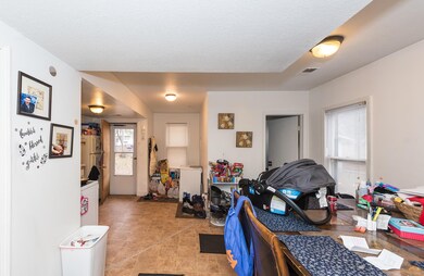 Kitchen/Dining Area