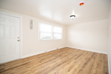 16551 Plymouth Dr, Markham, IL 60428 - photo 3