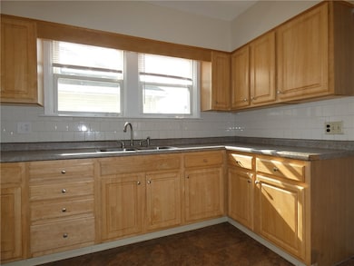 616 Lonsdale Ave unit 618, Central Falls, RI 02863 - photo 3