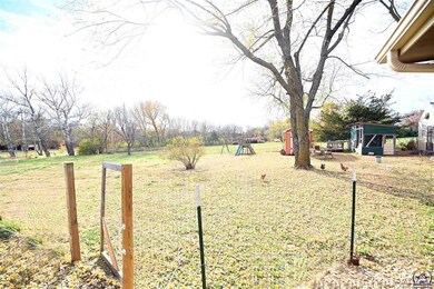 6141 SW 53rd St, Topeka, KS 66610 - photo 3