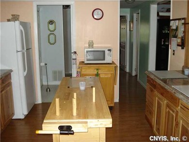 Kitchen. Bright, cheerful kitchen offers plenty of