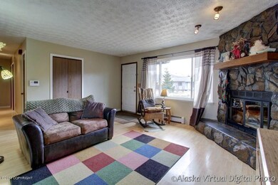Living Room - Great Natural Light!