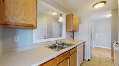 354 Manhattan Dr unit 8, Burlington, VT 05401 - photo 2