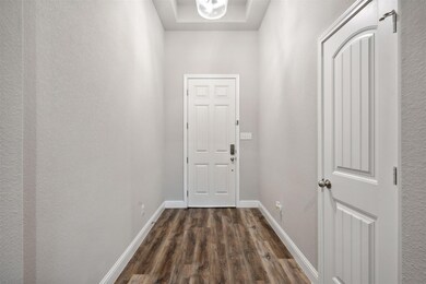 Large entry way allows you to separate the front d