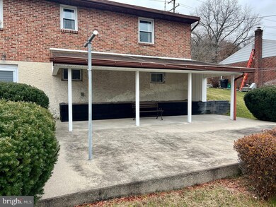 1643 Fairview St, Reading, PA 19606 - photo 2