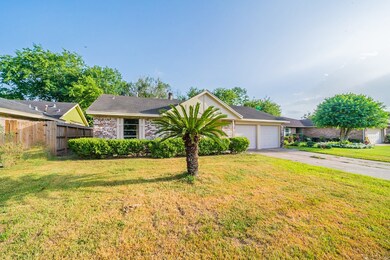 8446 Springtime Ln, Houston, TX 77075 - photo 2