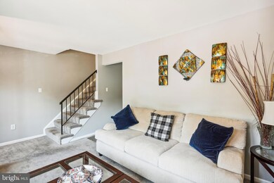 11397 Laurelwalk Dr, Laurel, MD 20708 - photo 2