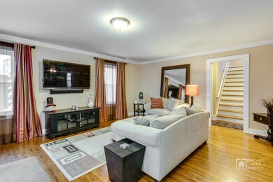 826 N Brainard St, Naperville, IL 60563 - photo 2