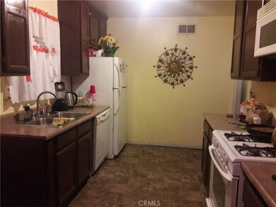 400 S Amantha Ave, Compton, CA 90220 - photo 7