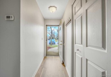 42538 Lilley Pointe Dr unit 57, Canton, MI 48187 - photo 2