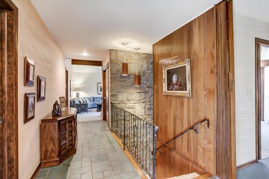 1073 Sedgwick Ct, Columbus, OH 43235 - photo 4