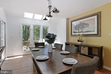 10614 Alison Dr, Burke, VA 22015 - photo 7