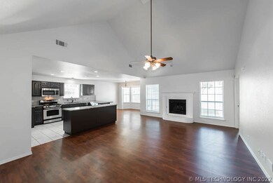 1512 S Fern Place, Broken Arrow, OK 74012 - photo 2