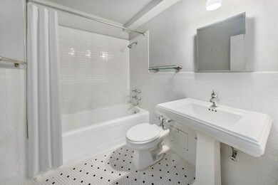 Goodhue House unit 10B, New York, NY 10016 - photo 5