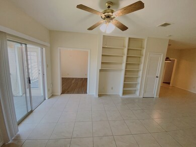 Sharpstowne Green unit 302, Houston, TX 77036 - photo 2