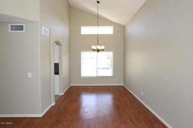 Light & Bright Formal Dining!