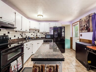 012_5fa_A 1545 River Bend 039