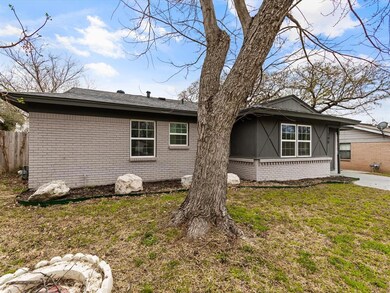 709 W Cedar St, Hurst, TX 76053 - photo 4
