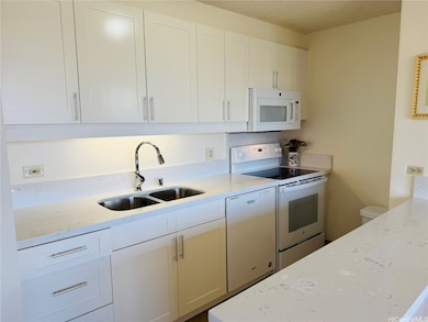 Discovery Bay Center unit 2816, Honolulu, HI 96815 - photo 3