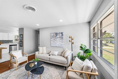 652 Pine St, Hurst, TX 76053 - photo 2