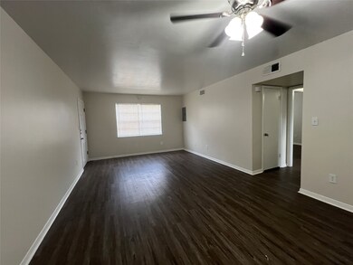 2400 5th St unit 12, Bay City, TX 77414 - photo 3