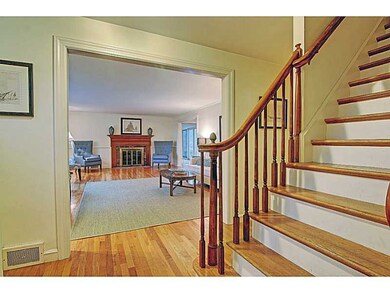 137 Briarcliff Ave, Warwick, RI 02889 - photo 3