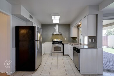 13802 N Newcastle Dr unit 121, Sun City, AZ 85351 - photo 4