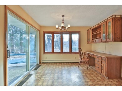 Kitchen/Informal Eating Area