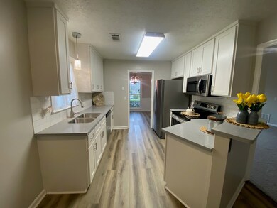 Kitchen & bar