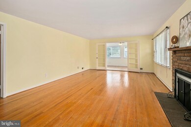 5843 Glen Forest Dr, Falls Church, VA 22041 - photo 6