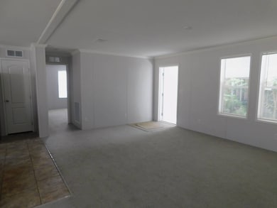 38034 Woodgate Ln, Zephyrhills, FL 33542 - photo 5