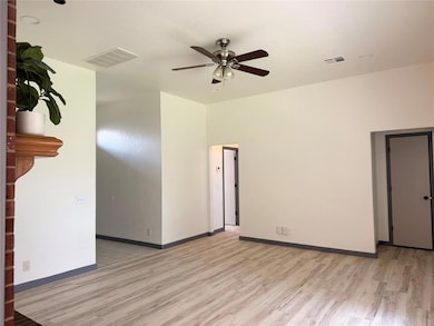 1102 Dustin Dr, Edmond, OK 73003 - photo 4