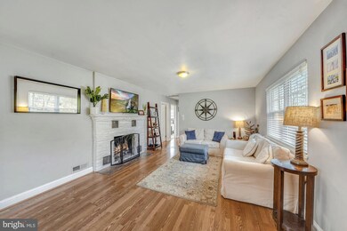 3039 Castle Rd, Falls Church, VA 22044 - photo 2