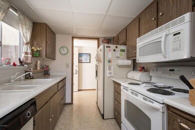 9810WTeakwoodDrSunCity-7