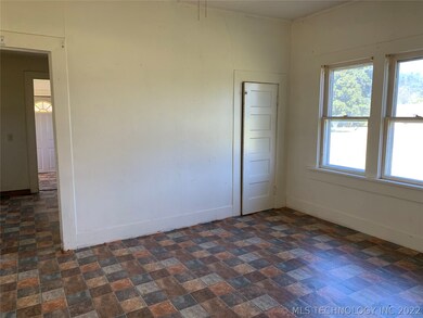 512 S Taft Ave, Okmulgee, OK 74447 - photo 5