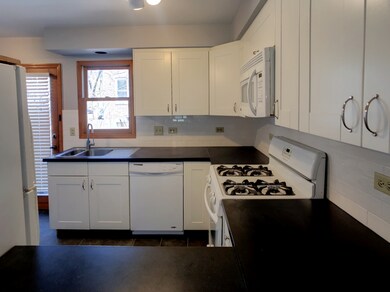 202 S Washington St unit A, Wheaton, IL 60187 - photo 2