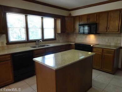 2106 Mirus Ct, High Point, NC 27265 - photo 3