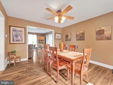 27 Flint Ridge Dr, Reading, PA 19607 - photo 6