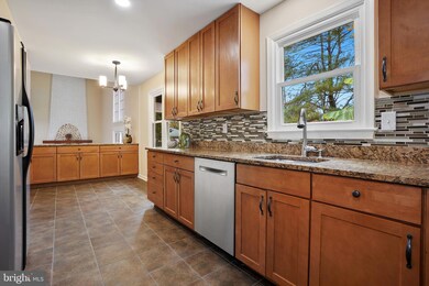 4521 Valley Forge Dr, Rockville, MD 20853 - photo 6