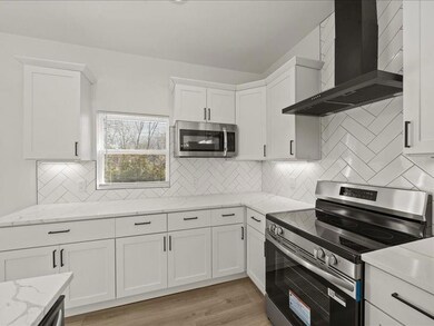 919 S Noland Rd, Sugar Creek, MO 64050 - photo 5